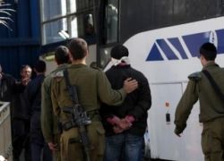 محاكم الاحتلال تمدد توقيف عدد من الأسرى المصابين