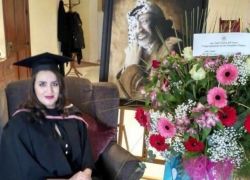 الرئيس يهنئ زهوة عرفات بتخرجها وحصولها على شهادة البكالوريوس