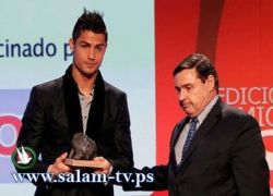 رونالدو يكرم بجائزة أفضل لاعب في الموسم