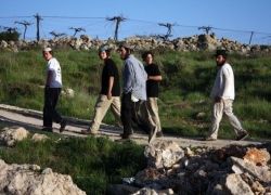 مستوطنون يعتدون على طفلين جنوب الضفة