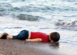 كندا تقرر توطين اسرة الطفل السوري الغريق آلان كردي