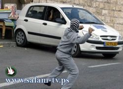رشق مركبات المستوطنين بالحجارة بالخليل