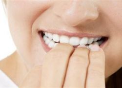 ترتبط بالشعور بالقلق والتوتر 7 نصائح تساعدك على التخلص من عادة قضم الأظافر