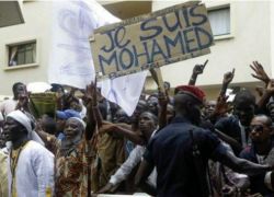 حرق كنيستين في النيجر احتجاجاً على الرسوم المسيئه للنبي محمد