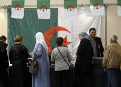 الجزائر تنتخب رئيسها اليوم وسط قلق الشارع