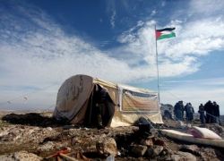 محكمة إسرائيلية تصدر قرارًا بإزالة قرية باب الشمس