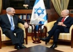 بيرس: الحكومة الجديدة تواجه تحديات في مقدمتها المفاوضات مع الفلسطينيين