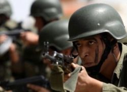 اسرائيل تنوي امداد اجهزة الامن الفلسطينية بـ 700 بندقية