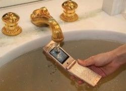  جراثيم الهواتف المحمولة أخطر من المرحاض