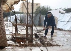 غزة: الأمطار تغرق خيام النازحين.. نسف منازل بالتفاح وبيت لاهيا