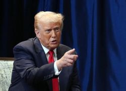 ترامب يلمح إلى احتمال الترشح لولاية ثالثة