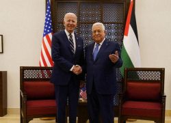 تقرير : بايدن يمارس ضغوطا على الرئيس عباس والاخير يرفض