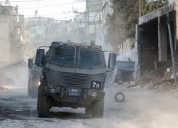 قوات الاحتلال تُفجّر مغارة وتعتقل مواطنا شرق طولكرم