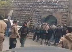 زيارة غامضة: وفد يهودي يدخل معابد حلب تحت حراسة أمنية