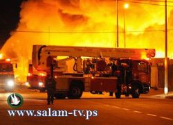 حريق يلتهم عشرات المحلات والاكشاك في سوق مدينة عكا