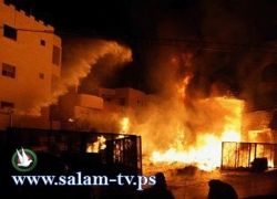 اخماد حريق كبير بمستودع للأخشاب بعد عشر ساعات من الاطفاء