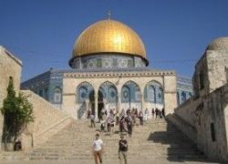 3 شبان مقدسيين متهمين بمحاولة إحراق جنود إسرائيليين