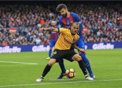 برشلونة يسقط في فخ التعادل أمام مالاجا بتسعة لاعبين