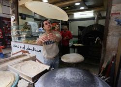 اتحاد المستهلك يحدد سقف سعري للخبز والطحين ..فلسطين تستهلك مليون كيلو غرام خبز يوماً