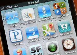 لكي تبقى.. غوغل ستدفع لأبل مليارات