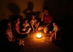 اسرائيل تتوعد غزة بالظلام خلال أيام
