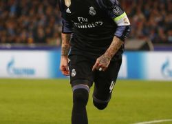 راموس يقود ريال مدريد لتجاوز بوابة نابولي بدوري الأبطال