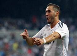 أرسنال الأنجليزي يجدد اهتمامه بضم لاعب ريال مدريد بنزيما