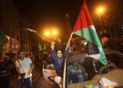 الفلسطينيون يحتفلون والإسرائيليون في حداد