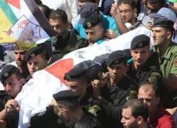 الآلاف يشيعون جثمان الشهيد الفتى داوود في دير غسانة