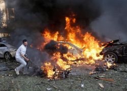 المرصد السوري: 42 قتيلا بينهم ضباط كبار بهجومين انتحاريين في حمص