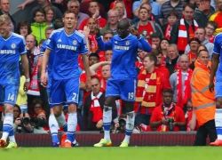 تشلسي يهزم ليفربول و الدوري الإنجليزي يشتعل