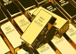 الذهب يرتفع ويواصل مكاسبه للشهر الرابع