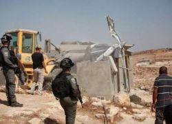 الاحتلال يهدم منشآت سكنية وزراعية في بلدة مخماس شمال القدس