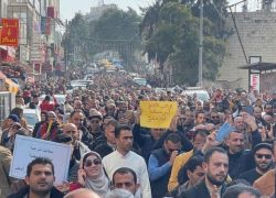 اتحاد المعلمين يعلن الاضراب الشامل لمدة 3 ايام ويطالب الحكومة بصرف الرواتب