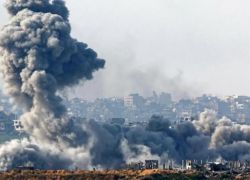 مصابان بنيران مسيّرة ونسف مربعات وقصف وسط إطلاق نار بغزة