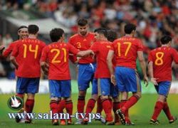 إسبانيا تستعرض عضلاتها أمام بولندا