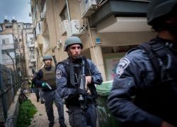 إسرائيل طلبت مساعدة السلطة في اعتقال منفذ عملية تل أبيب