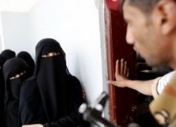 ناشطة يمنية : لماذا لا يتحجب الرجال فهم فتنة للفتيات؟ !