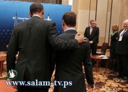 تسجيل لاوباما يتوسل الرئيس الروسي منحه الوقت لما بعد الانتخابات :شاهد الفيديو