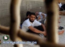 قراقع: الأسرى يعلقون إضرابهم عن الطعام