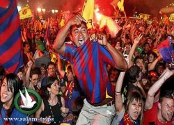مجموعة من مشجعي برشلونة يطالبون النادي بان يلعب بالفريق الثاني في كاس السوبر ضد ريال مدريد