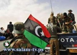 انتحاري يفجر نفسه في سرت وأنصار القذافي يقتلون وزيرا سابقا منشقا