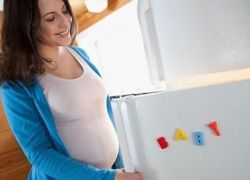 باحثون يحددون أنواع الطعام المؤدية للولادة المبكرة