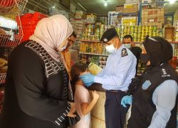 الشرطة تنفذ نشاط توعوي للوقاية من كـورونا في عنبتا وطولكرم