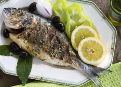تناول الأسماك قد يقلل خطر الإصابة بسرطان الأمعاء