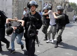 الاحتلال يعتقل 14 مواطناً من الضفة والقدس بينهم أطفال