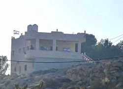 الاحتلال يحوّل منزلين إلى ثكنات عسكرية في الخليل، أحدهما يعود لأسير محرّر