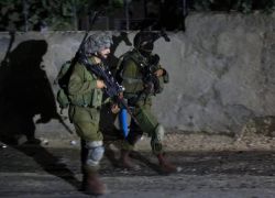 الاحتلال يعتقل 8 مواطنين من الضفة الغربية
