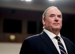 إقالة وزير البحرية الأمريكية