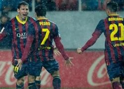 برشلونة يسحق اشبيلية برباعيه ويعتلي الصدارة الثلاثيه